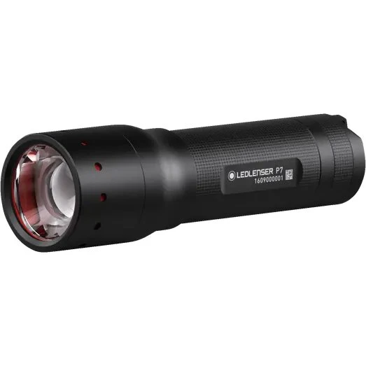 Ledlenser P7 Sort 650 lm — 4×AAA, rækkevidde 400 m
