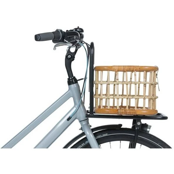 Basil Green Life Rattan 18L cykelkurv – naturbrun