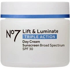 No7 Lift & Luminate Triple Action Dagcreme SPF 30 1.69 fl oz