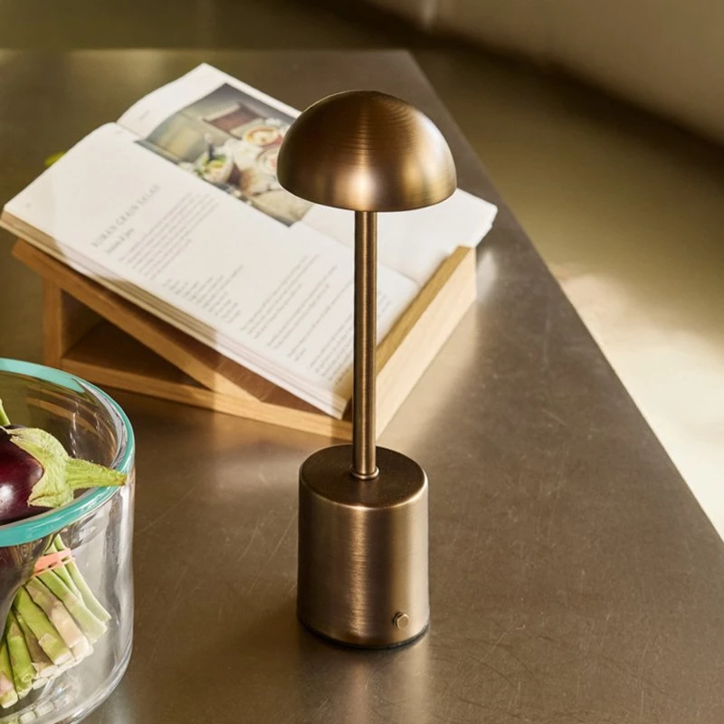 Hübsch Taten LED-bordlampe i brændt messing, 30 cm