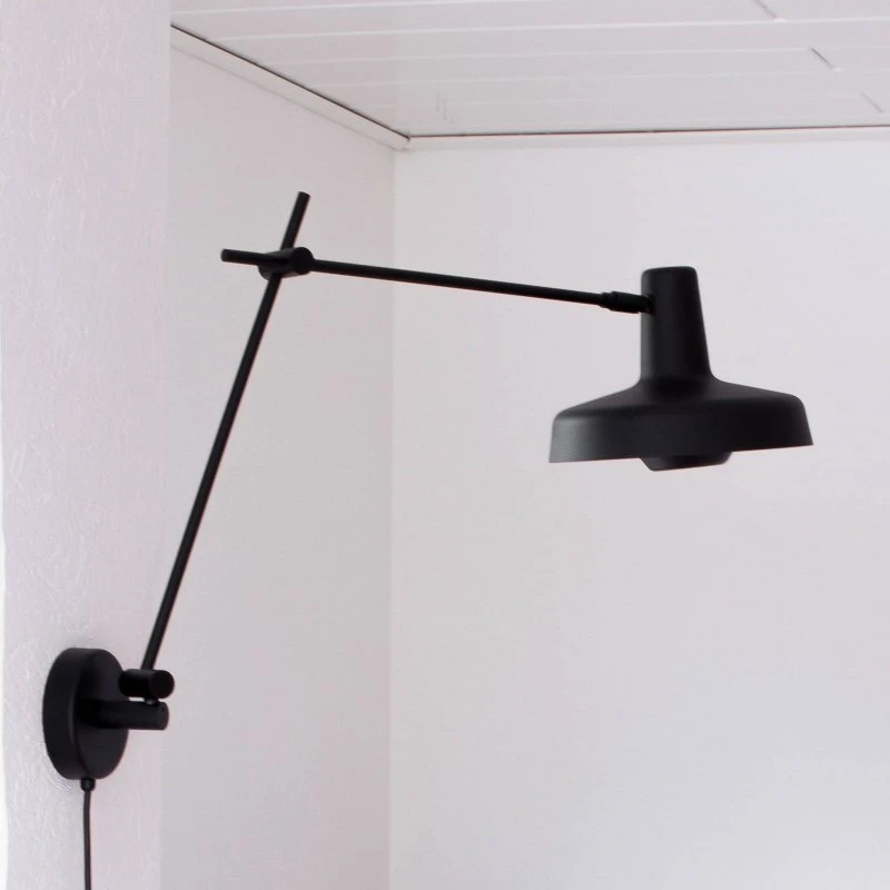 Arigato Væglampe Sort - Grupa Products - Justerbar Metal