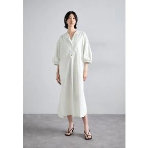By Malene Birger FAYAMO maxi kjole – hvid (økologisk bomuld)