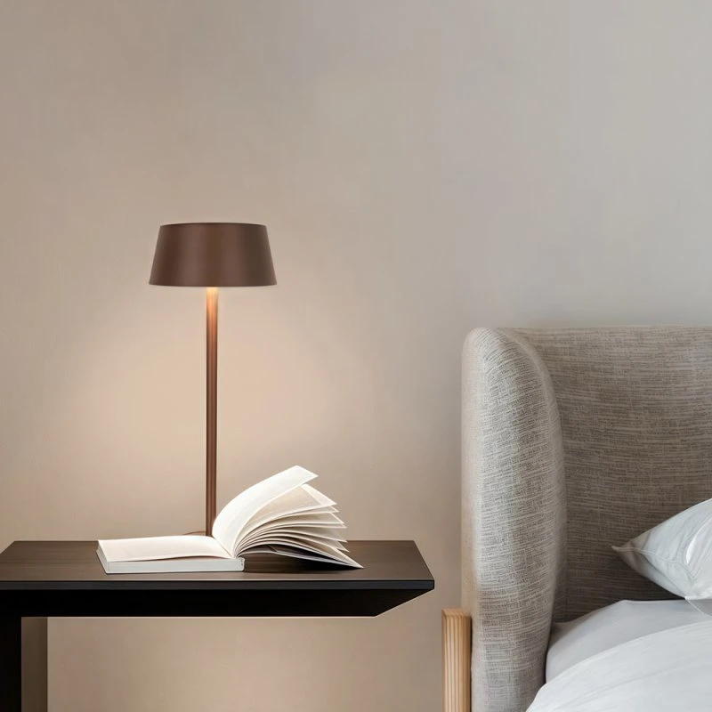 Opladelig LED bordlampe - Brun, Touch-dæmpbar, IP54