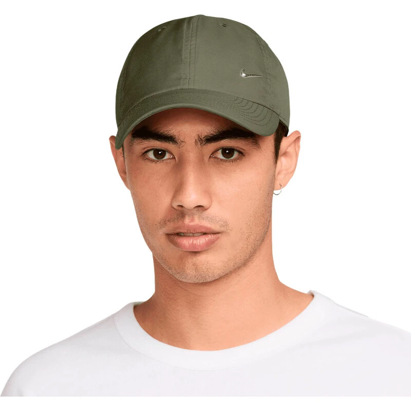 Nike Dri-FIT Club Metal Swoosh kasket, hvid/sølv