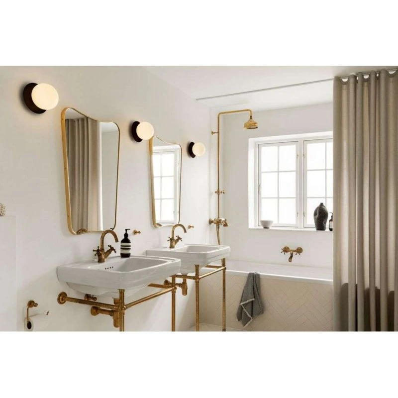 Nuura Liila 1 Medium væg- og loftlampe - Sort/Opal