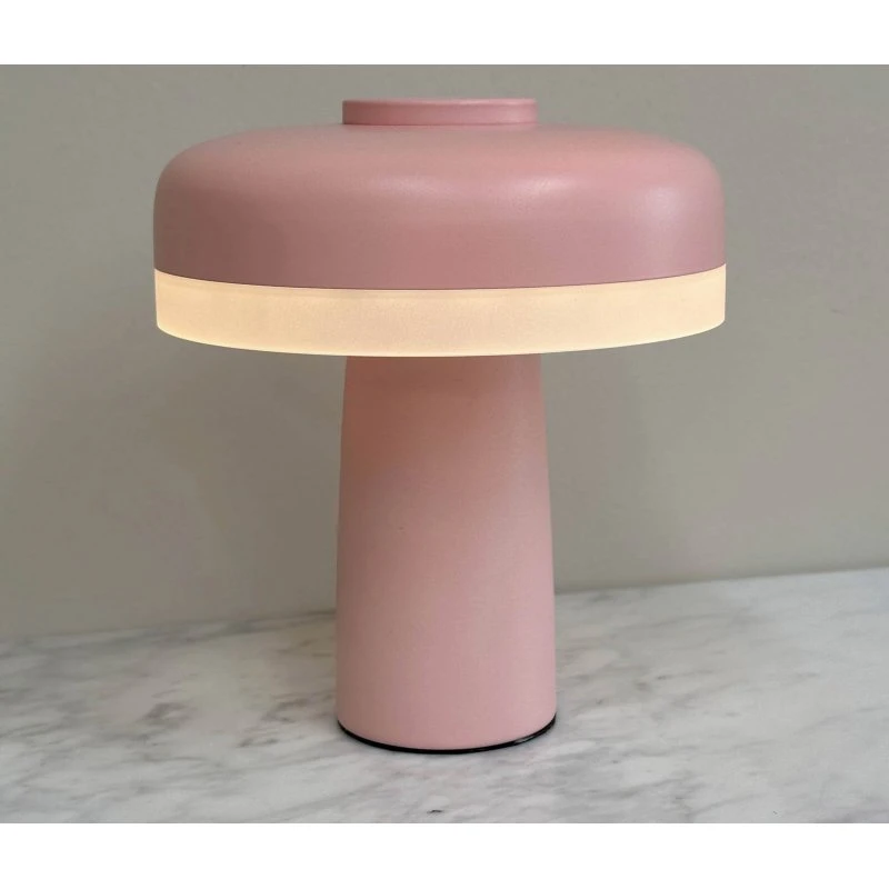 Dyberg Larsen Porter LED Portable Bordlampe - Lyserød