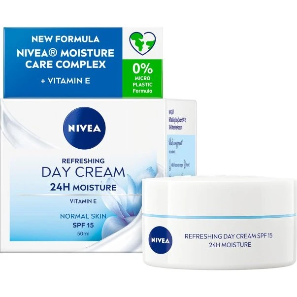NIVEA Essentials Refreshing Day Cream SPF15 50 ml